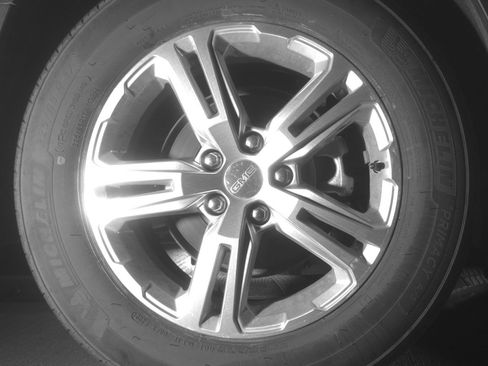 Used 2024 GMC Terrain SLE FWD image 15