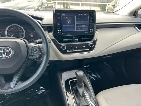 Used 2022 Toyota Corolla LE image 17