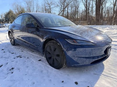Used 2024 Tesla Model 3 image 2