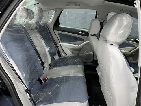 New 2025 Volkswagen Jetta SE image 13