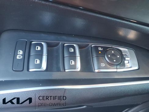 Certified 2025 Kia Sorento S image 16