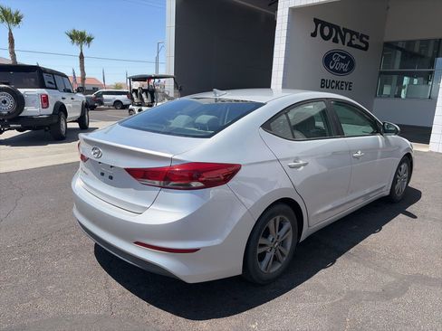 Used 2017 Hyundai Elantra SE FWD image 5