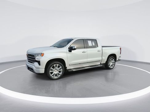 Used 2023 Chevrolet Silverado 1500 High Country w/ High Country Premium Package image 4