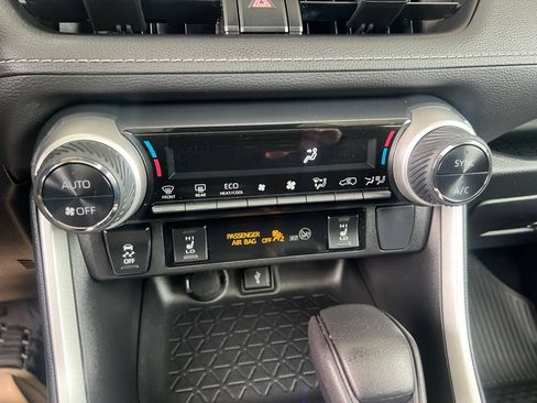 Used 2022 Toyota RAV4 XLE w/ Convenience Package AWD/4WD image 55