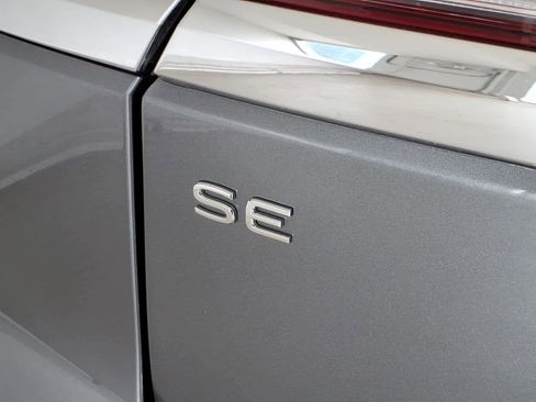 Used 2023 Volkswagen Atlas SE AWD/4WD image 18