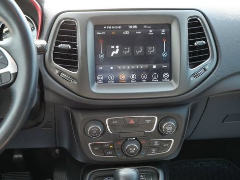 Used 2019 Jeep Compass Trailhawk w/ Popular Equipment Group AWD/4WD image 10