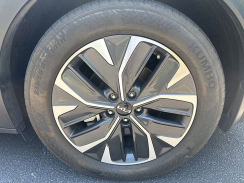 Used 2024 Kia EV6 Light RWD image 8