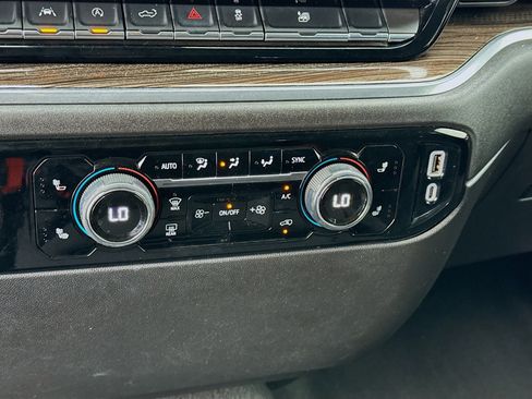 Used 2024 Chevrolet Silverado 1500 LT image 12