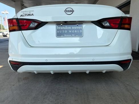 Used 2023 Nissan Altima 2.5 S FWD image 27