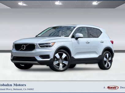 Used 2020 Volvo XC40 T5 Momentum w/ Protection Package