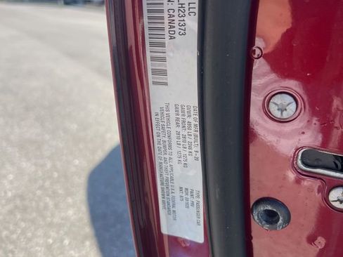 Used 2020 Dodge Challenger SXT RWD image 25