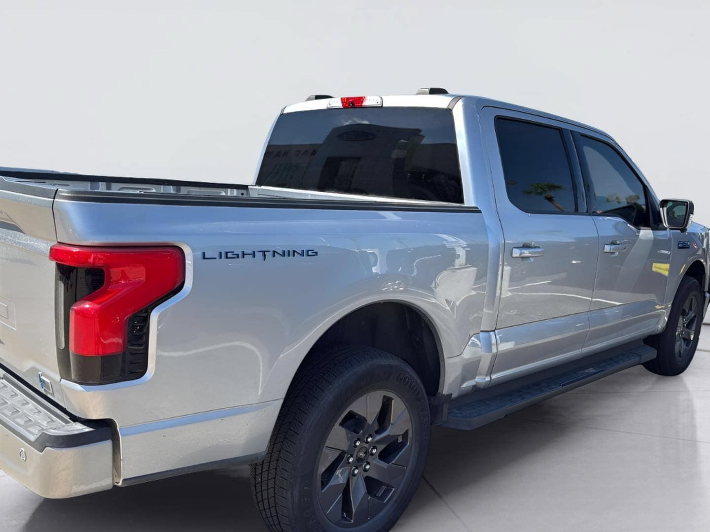 Used 2024 Ford F150 Lightning Flash AWD/4WD image 6