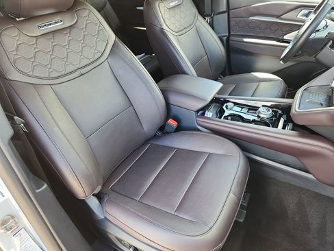 Used 2025 Ford Explorer Platinum w/ LUX Leather Package AWD/4WD image 15