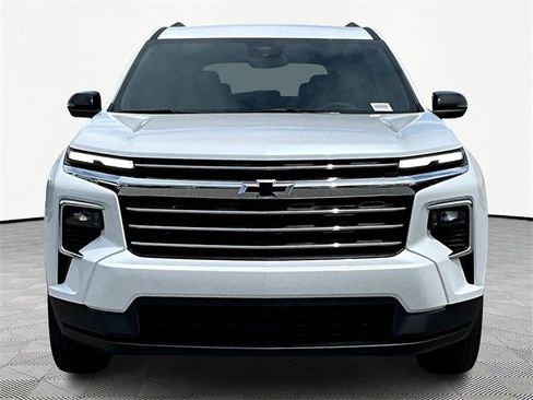 New 2025 Chevrolet Traverse LT w/ Driver Confidence Package image 2