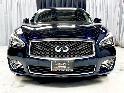 Used 2017 INFINITI Q70 L 3.7 image 2