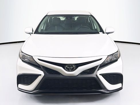 Used 2024 Toyota Camry SE FWD image 2
