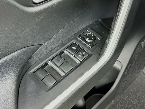 Used 2020 Toyota RAV4 XLE w/ Convenience Package FWD image 20