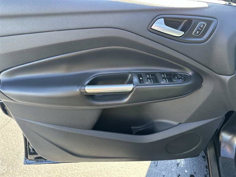 Used 2017 Ford Escape SE w/ Equipment Group 201A AWD/4WD image 8