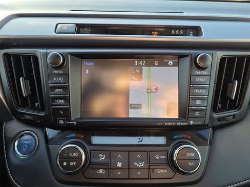 Used 2017 Toyota RAV4 Limited image 21