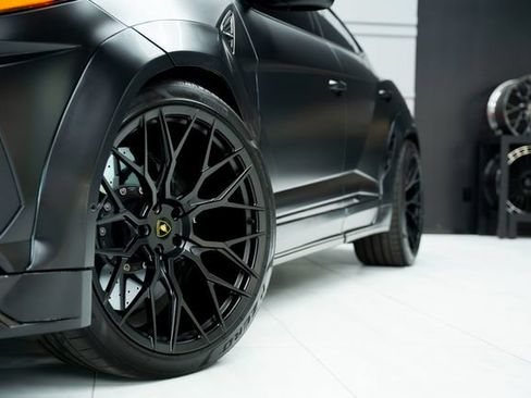 Used 2021 Lamborghini Urus AWD/4WD image 21