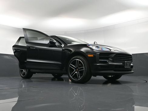 Certified 2020 Porsche Macan AWD/4WD image 37