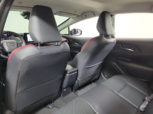 Used 2026 Toyota Prius Plug-In Hybrid FWD image 11