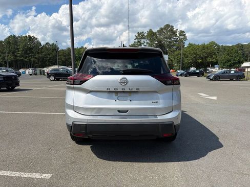 Used 2024 Nissan Rogue S AWD/4WD image 6
