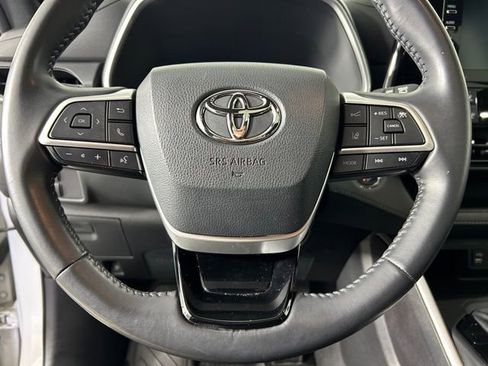 Used 2022 Toyota Highlander XSE image 24