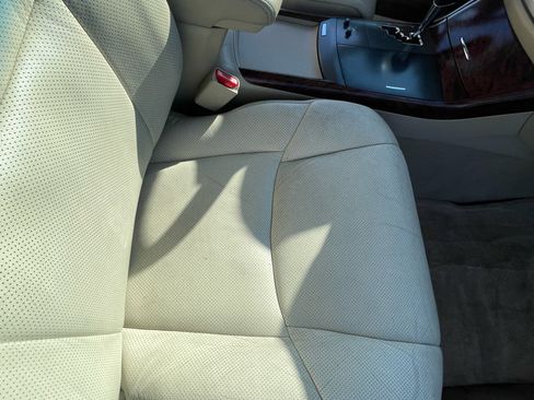 Used 2012 Toyota Avalon Limited image 19