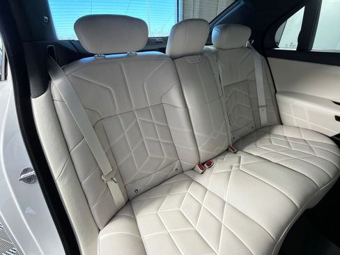 Certified 2023 BMW 760i xDrive image 31