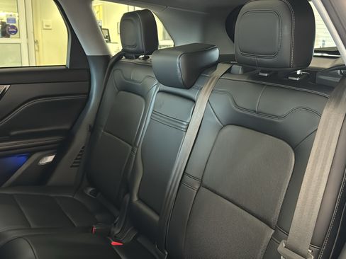Used 2021 Lincoln Corsair AWD w/ Premium Package image 27