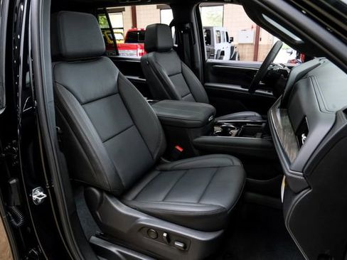 Used 2026 Chevrolet Suburban Z71 w/ Comfort Package AWD/4WD image 66