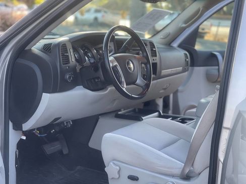 Used 2007 Chevrolet Silverado 2500 LT w/ 2LT Audio Package image 12