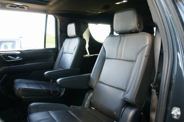 Used 2022 Chevrolet Suburban RST w/ Sport Performance Package AWD/4WD image 29