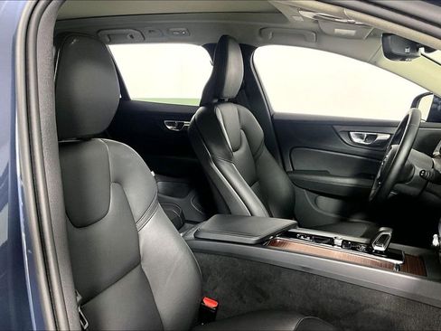 Used 2025 Volvo V60 B5 Cross Country Plus AWD/4WD image 7