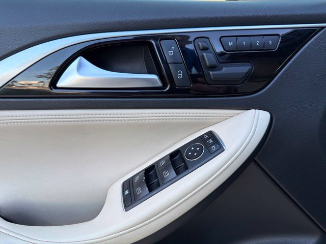 Used 2019 INFINITI QX30 FWD image 20