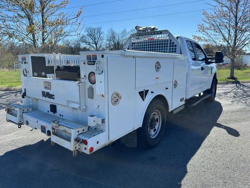 Used 2020 Ford F250 XL w/ Power Equipment Group image 3
