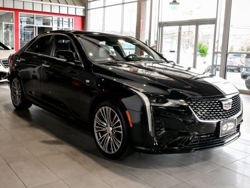 Used 2023 Cadillac CT4 Premium Luxury image 3