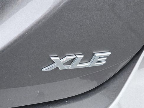 Used 2024 Toyota Camry XLE image 14