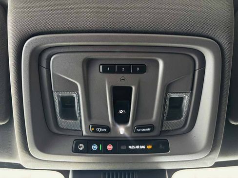 Used 2022 GMC Sierra 1500 SLT w/ SLT Convenience Package AWD/4WD image 50