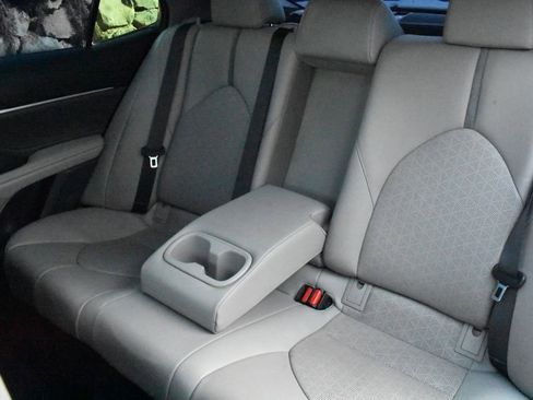 Used 2018 Toyota Camry XSE image 26