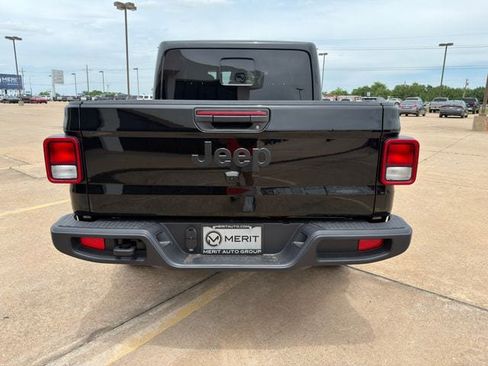 New 2026 Jeep Gladiator Sport AWD/4WD image 16