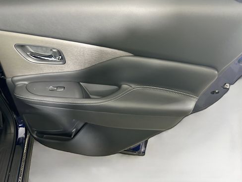 Used 2024 Nissan Murano SV image 28
