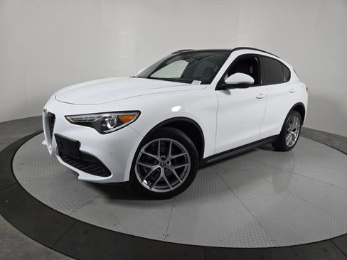 Used 2018 Alfa Romeo Stelvio Ti Sport AWD/4WD image 1