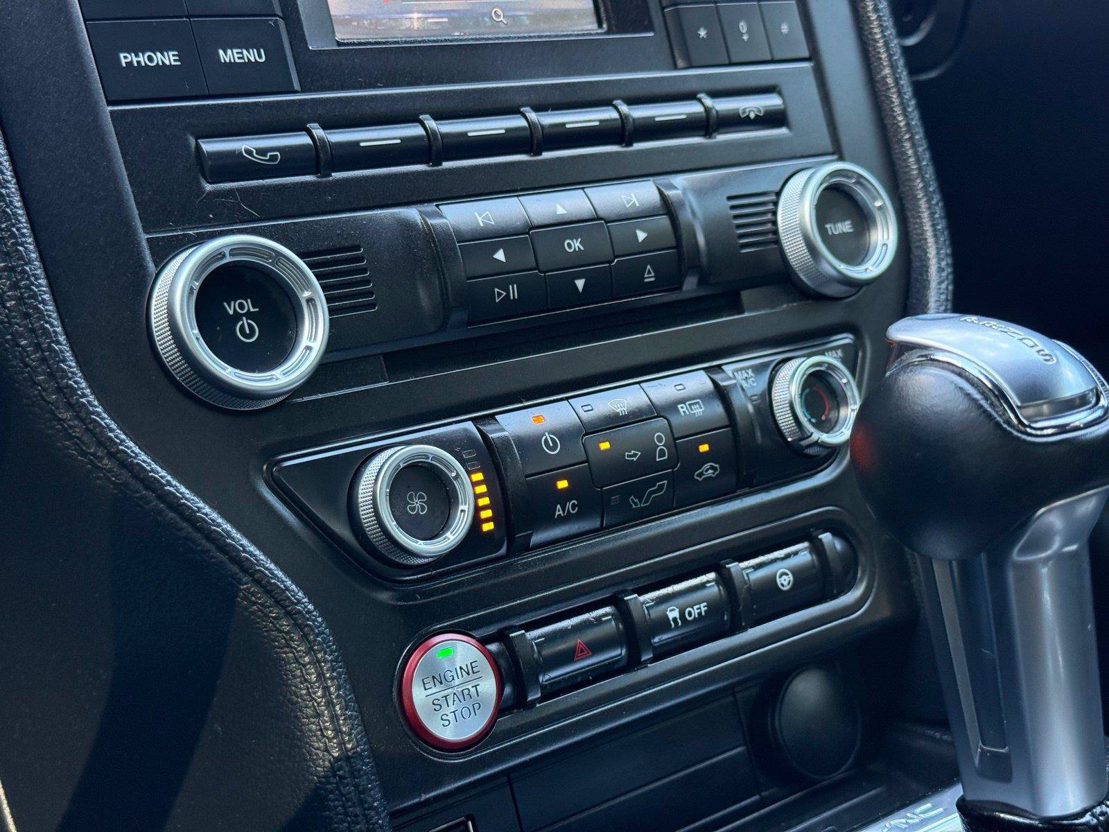 Used 2018 Ford Mustang Coupe RWD image 31
