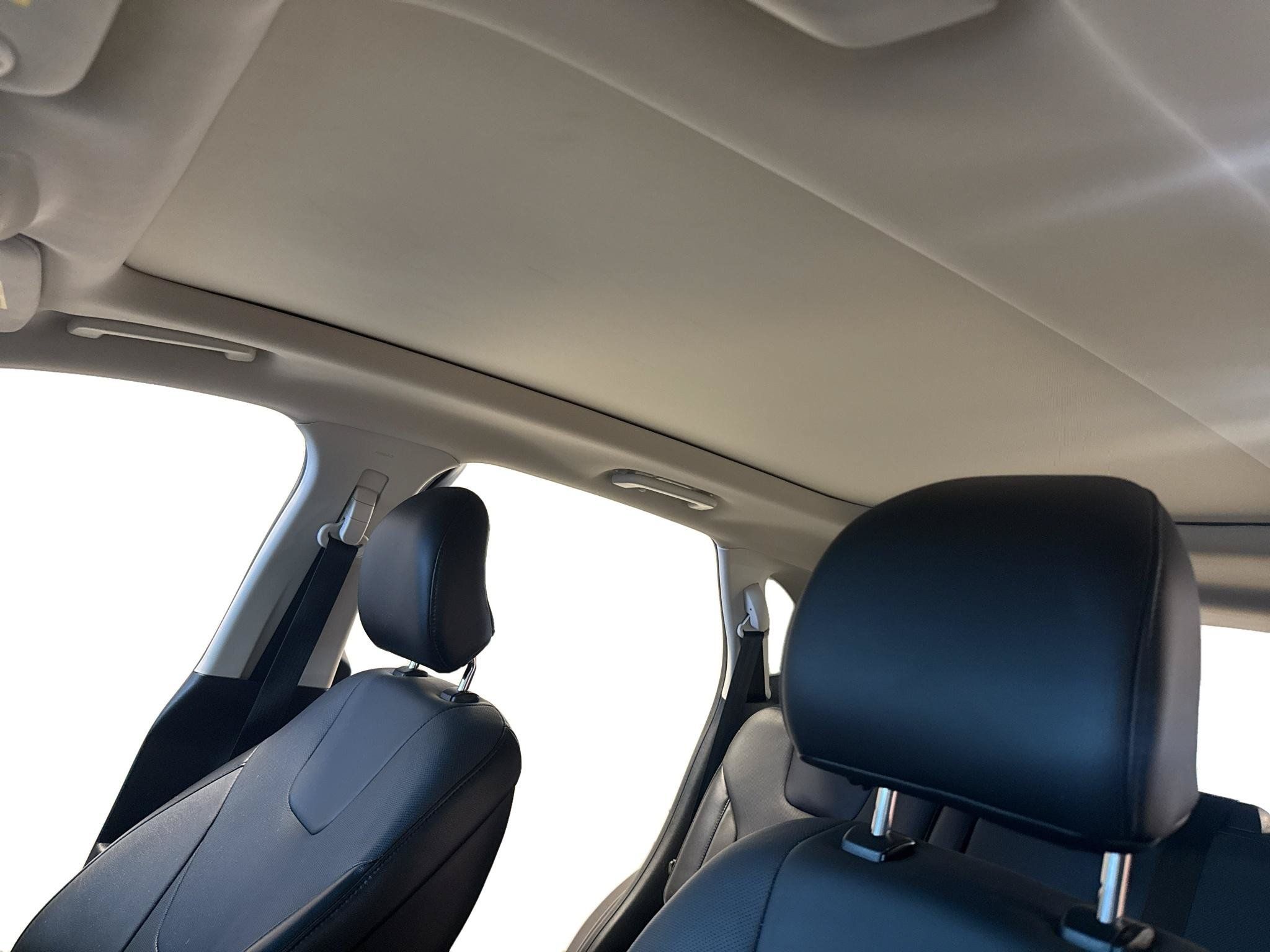 Used 2018 Ford Edge Titanium w/ Equipment Group 301A AWD/4WD image 17