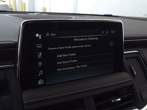 Used 2024 Chevrolet Suburban High Country w/ Advanced Technology Package image 21