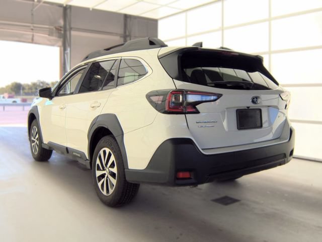 Used 2024 Subaru Outback Premium AWD/4WD image 7