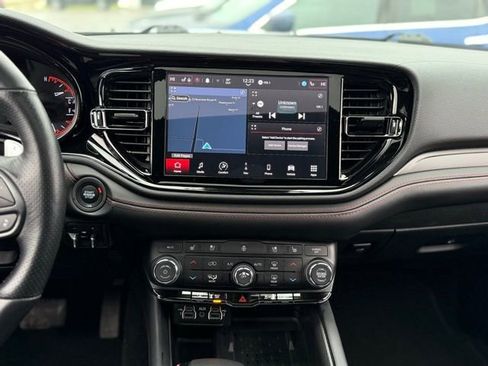 Used 2025 Dodge Durango R/T image 25