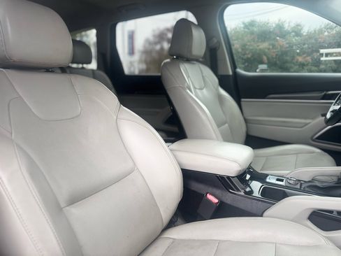 Used 2020 Kia Telluride S w/ S 8 Passenger Seating Package image 39